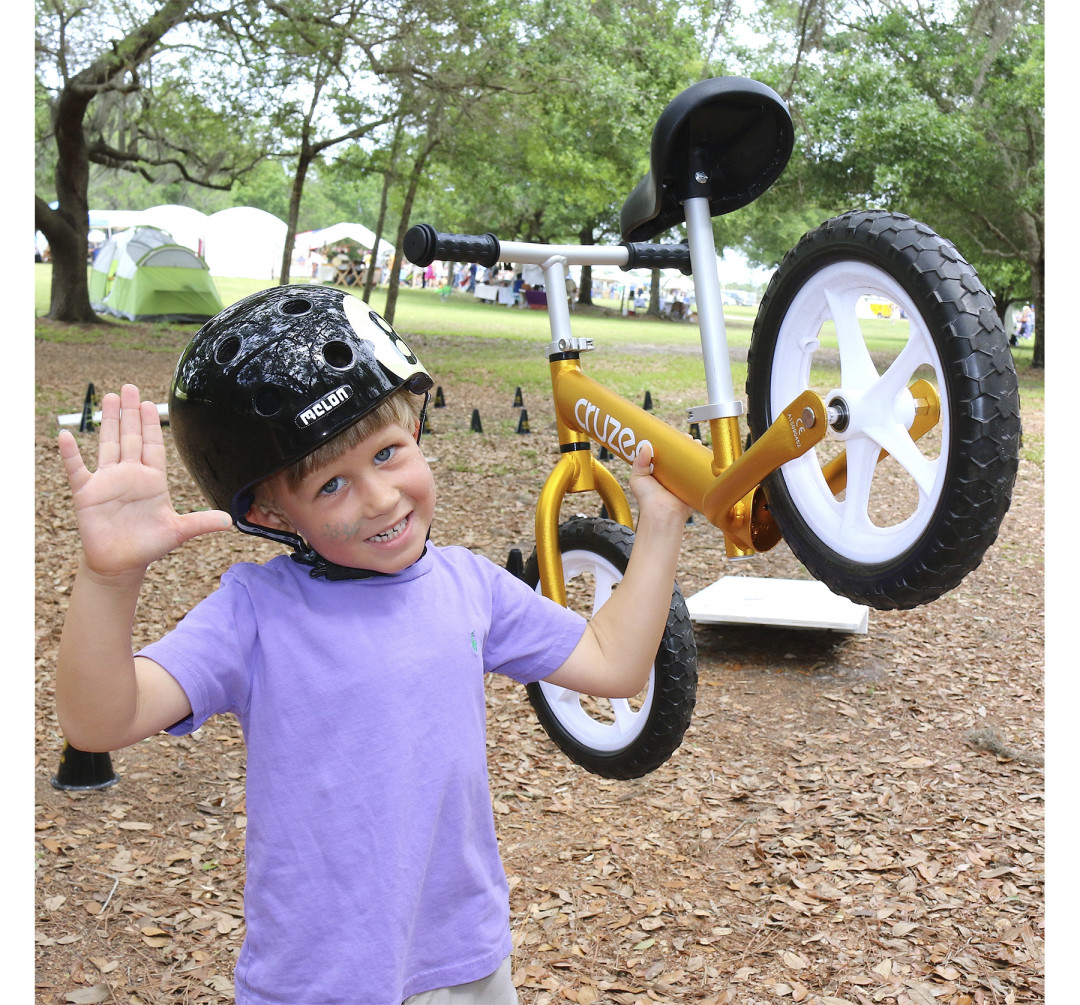 Cruzee Balance Bike OvO Ultralite Gold Lift Melon Helmet Cruzee