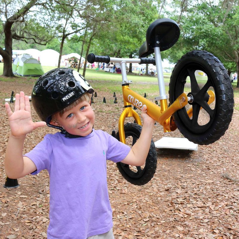 cruzee-balance-bike-gold-with-black 