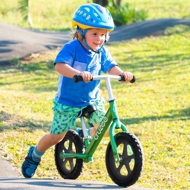 cruzee balance bike green